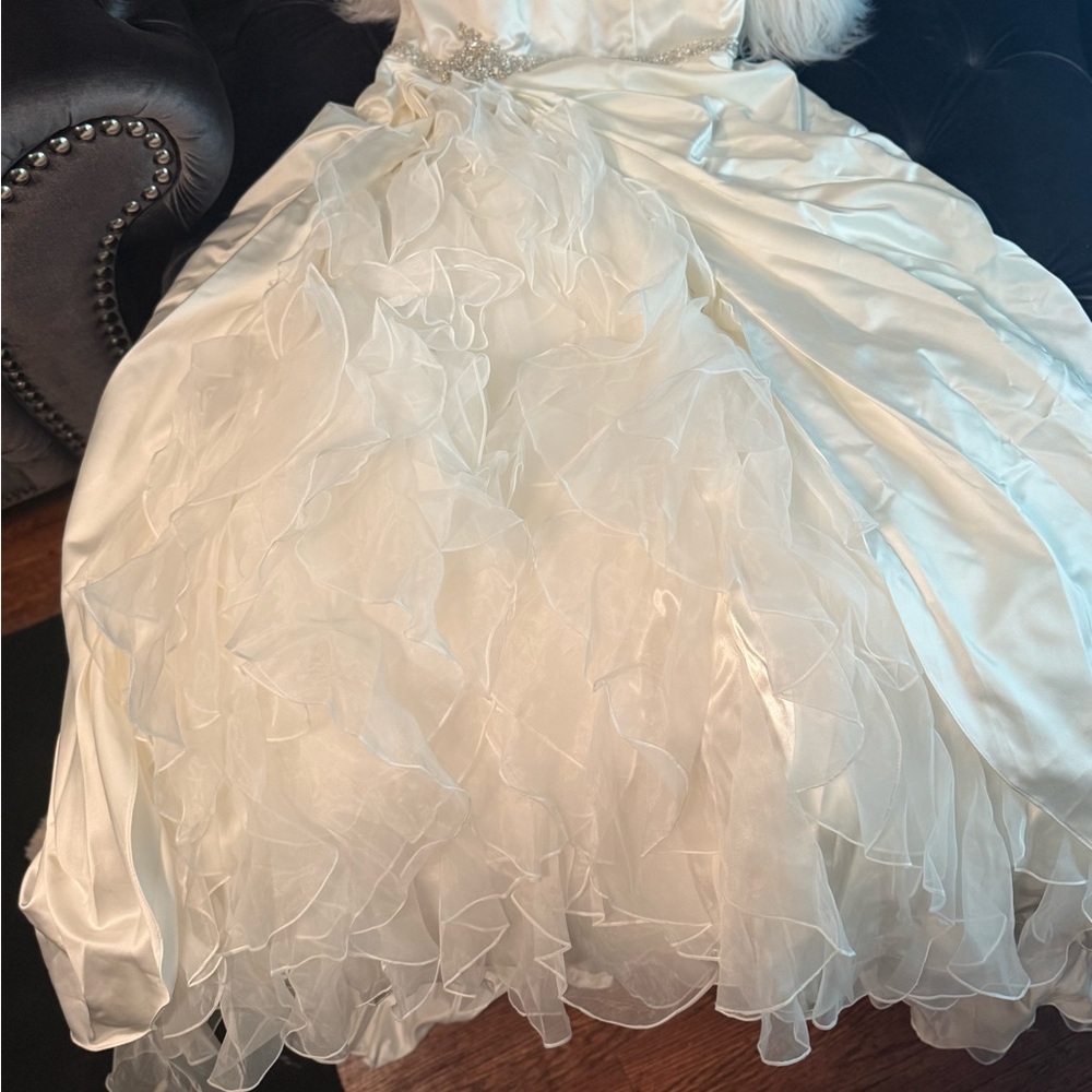 David's Bridal Elegant White Wedding Dress